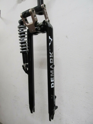 The P.O.G. Demark Gamma Eins Stahlfeder Parallelogramm Federgabel 28"